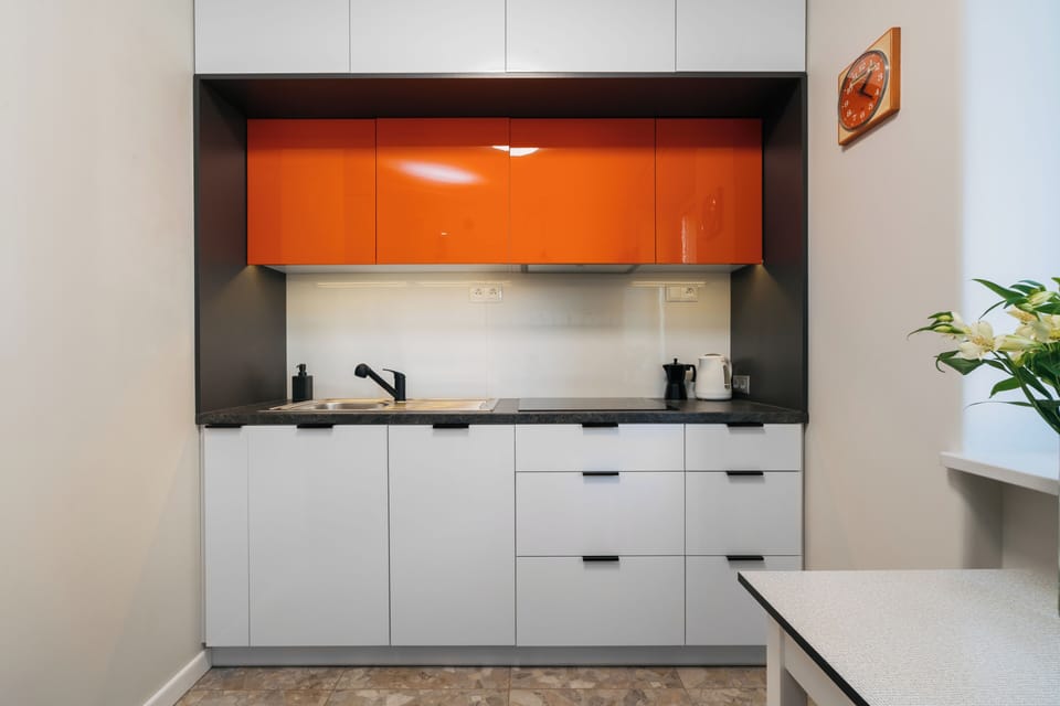 Apartment, Garden View | Private kitchenette | Coffee/tea maker, electric kettle, freezer