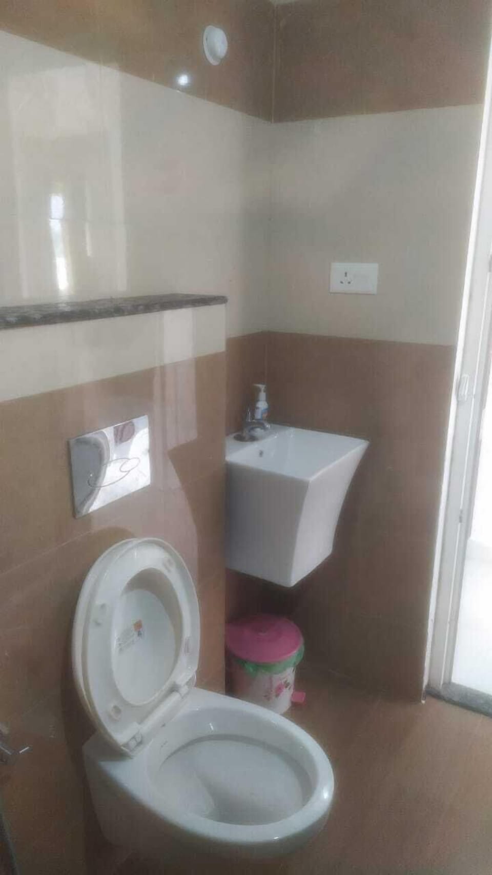 Shower, towels, soap