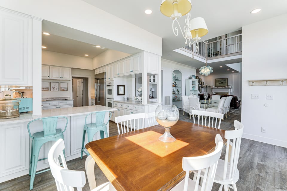 House (5 Bedrooms) | Interior