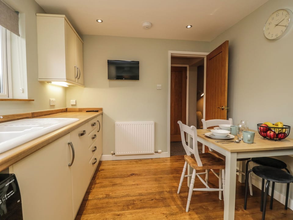 Fridge, dishwasher, electric kettle, toaster