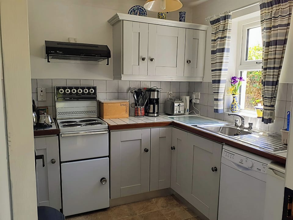 Fridge, dishwasher, electric kettle, toaster