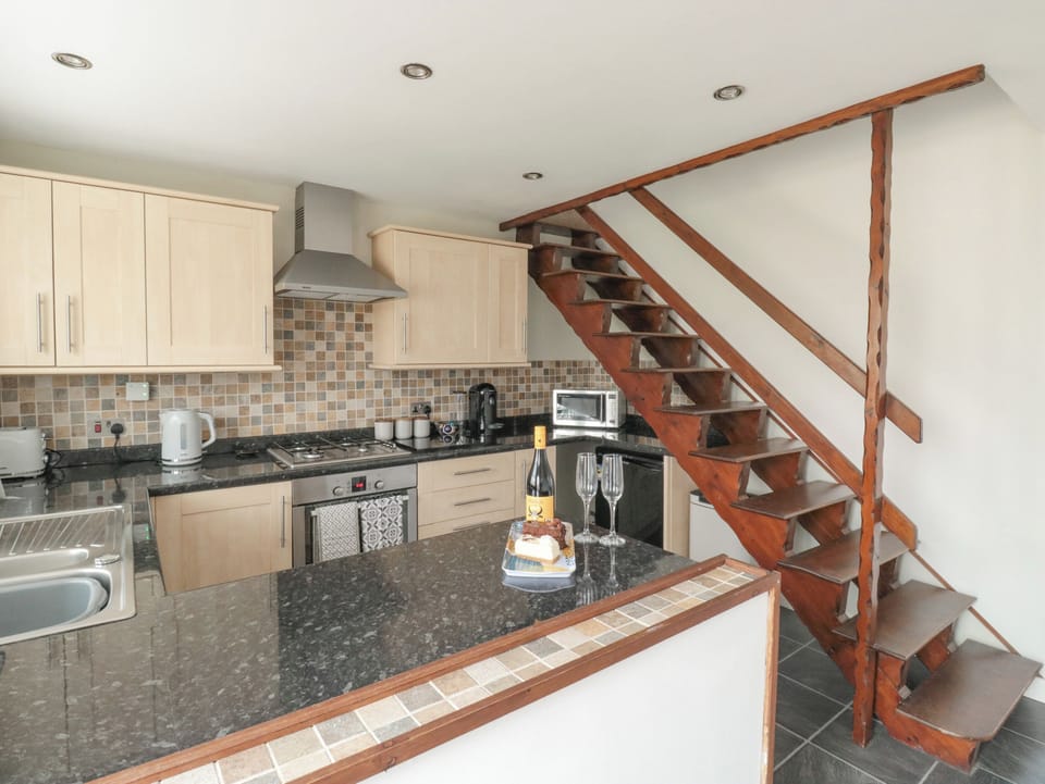 Fridge, dishwasher, electric kettle, toaster