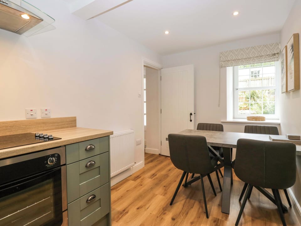 Cottage | Private kitchen | Fridge, dishwasher, electric kettle, toaster
