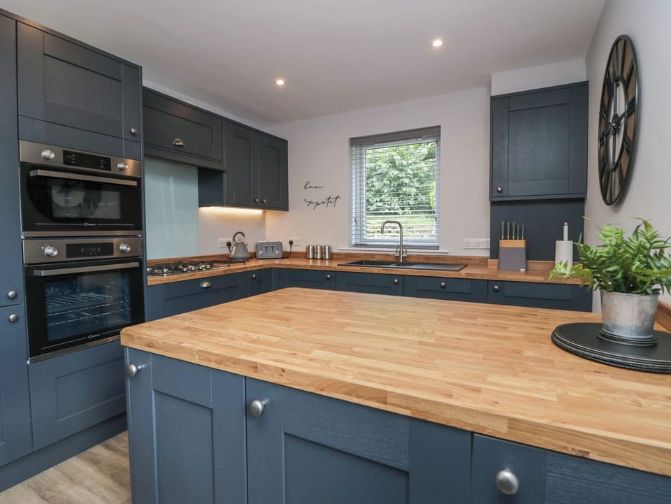 Fridge, dishwasher, electric kettle, toaster
