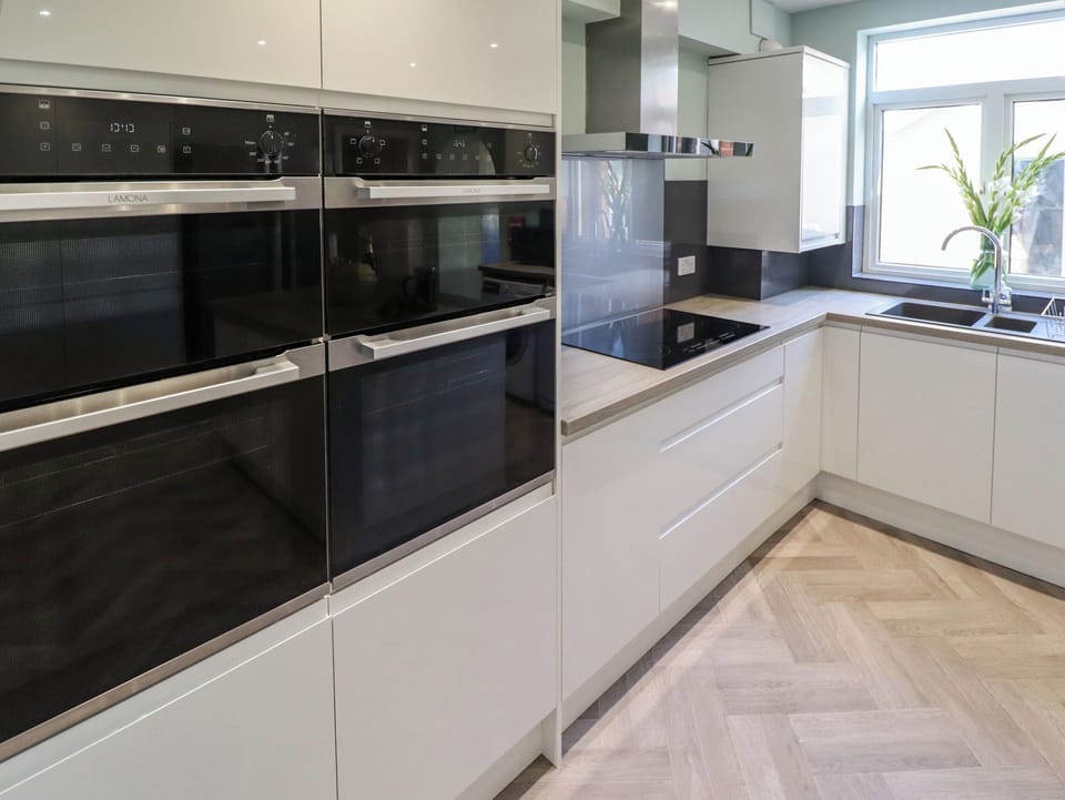 Fridge, dishwasher, electric kettle, toaster