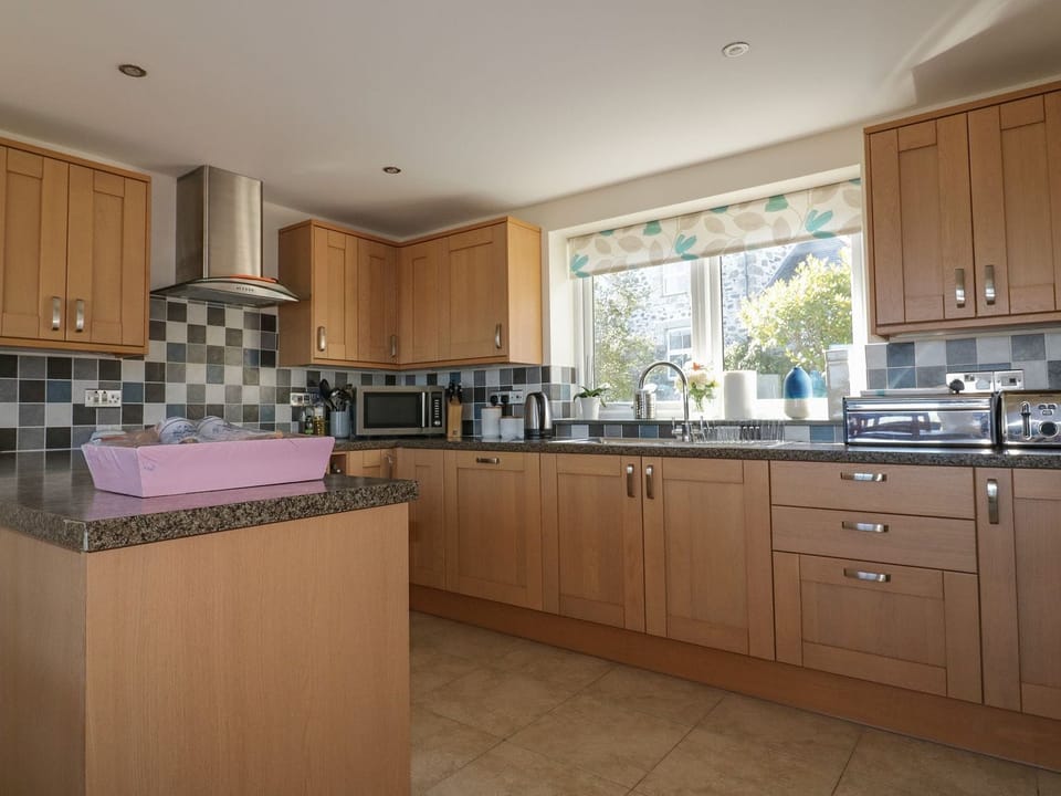 Fridge, dishwasher, electric kettle, toaster