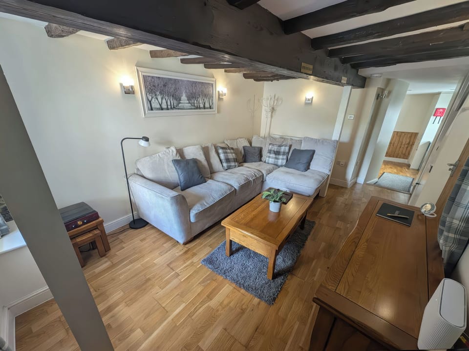 Cottage | Living area