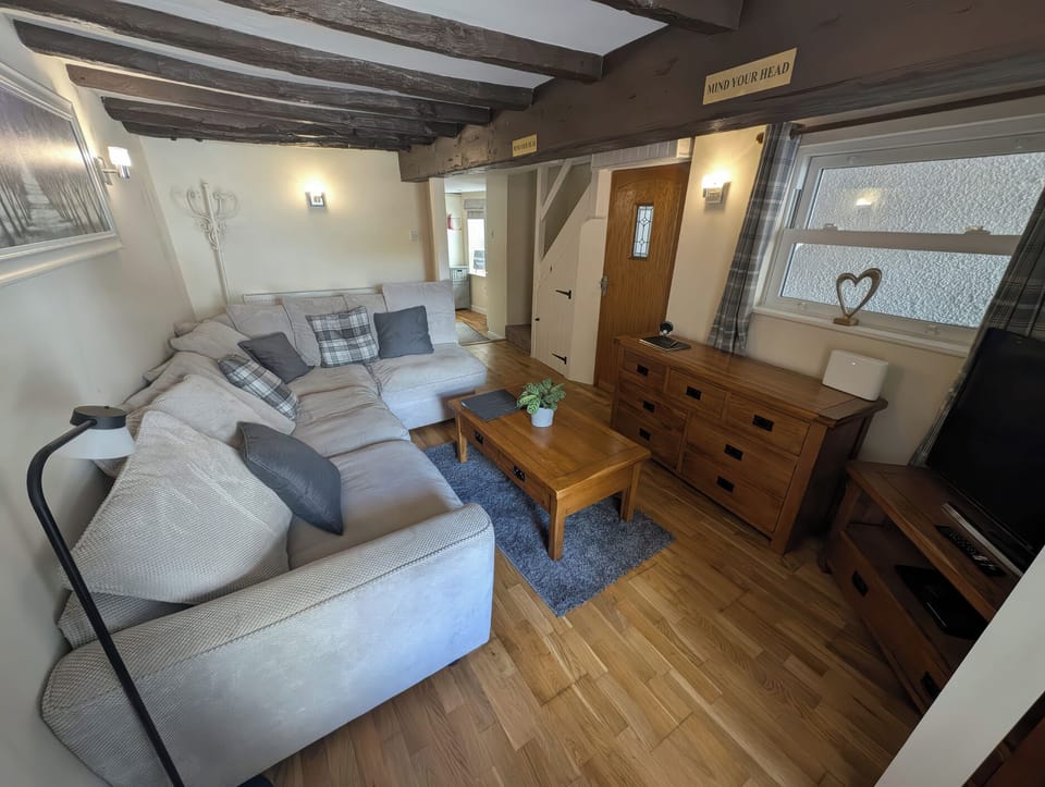 Cottage | Living area