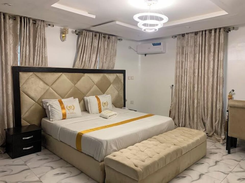 Junior Room, Balcony, City View | Desk, laptop workspace, blackout drapes, free WiFi