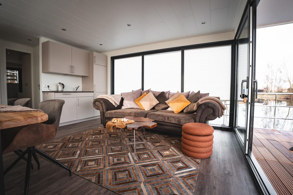 Mobile Home | Living room