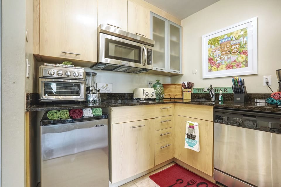 Premier Studio Suite | Private kitchen