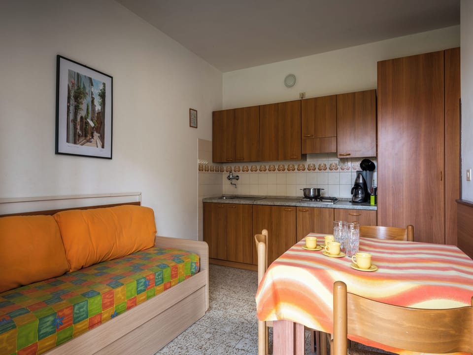 Apartment, 1 Bedroom, Patio, Garden View | Living area