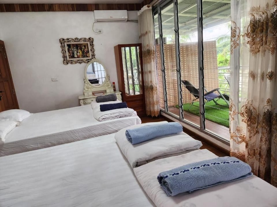 Double or Twin Room, Sea View | Desk, laptop workspace, blackout drapes, soundproofing