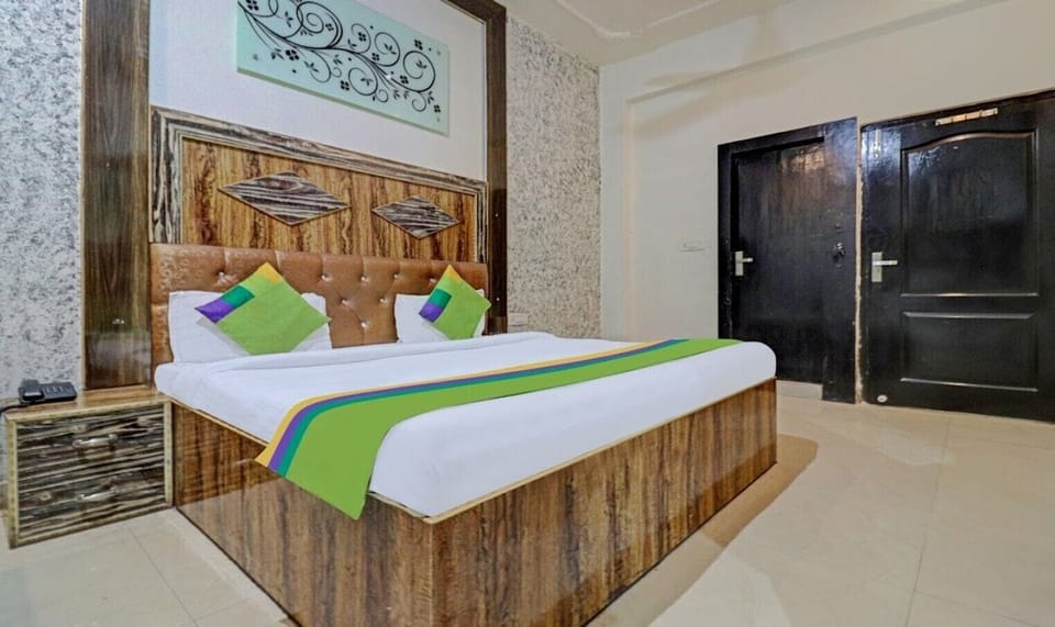 Deluxe Double Room | Free WiFi