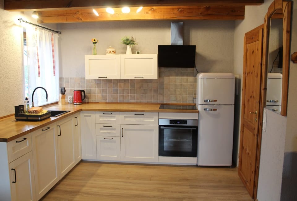 Bungalow | Private kitchen | Highchair