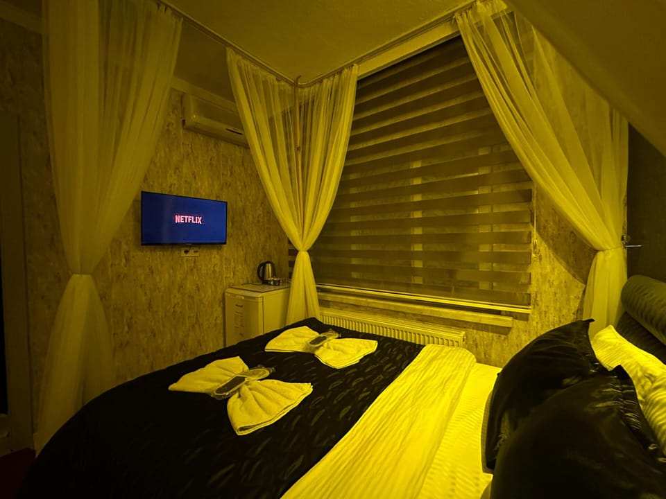 Studio, Garden View | Desk, laptop workspace, free WiFi
