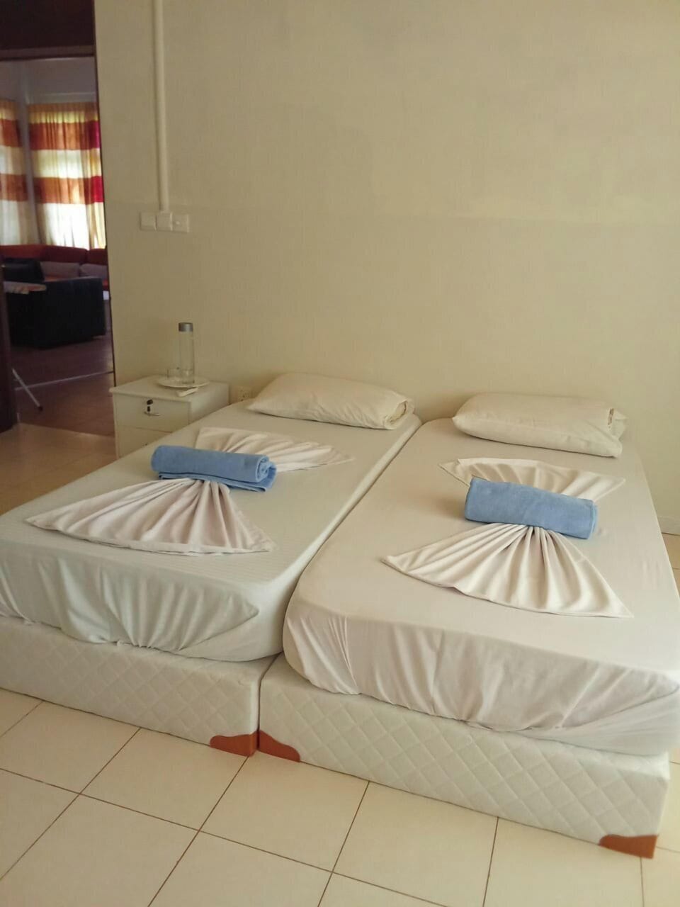 Basic Single Room | Hypo-allergenic bedding, desk, soundproofing, iron/ironing board