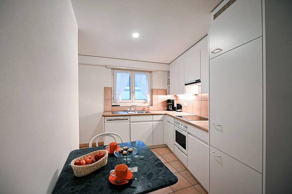 Apartment, 2 Bedrooms, Smoking, Balcony | Interior