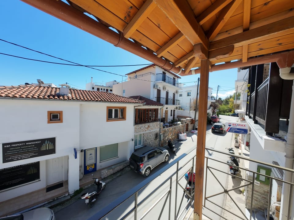 Room, Balcony, City View | Street view