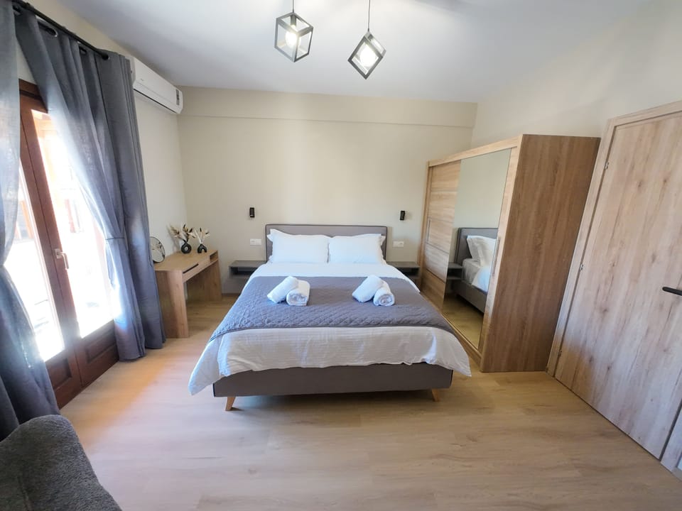 Room, Balcony, City View | In-room safe, blackout drapes, soundproofing, iron/ironing board