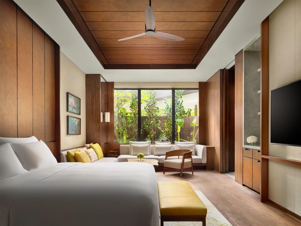 Studio, 1 King Bed (Garden) | Minibar, in-room safe, desk, blackout drapes