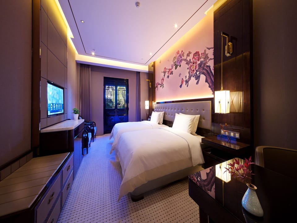 Deluxe Twin Room, Multiple Beds, Housekeeping, Garden View | Premium bedding, down comforters, pillowtop beds, in-room safe