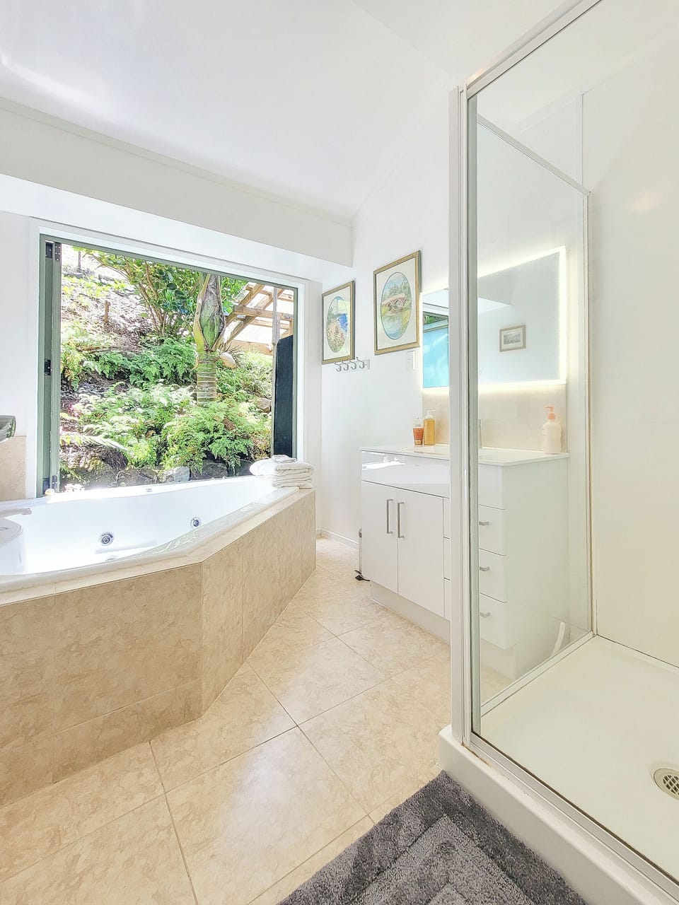 Suite, 1 Queen Bed, Microwave, Beach View | Bathroom | Hair dryer, bathrobes, slippers, soap