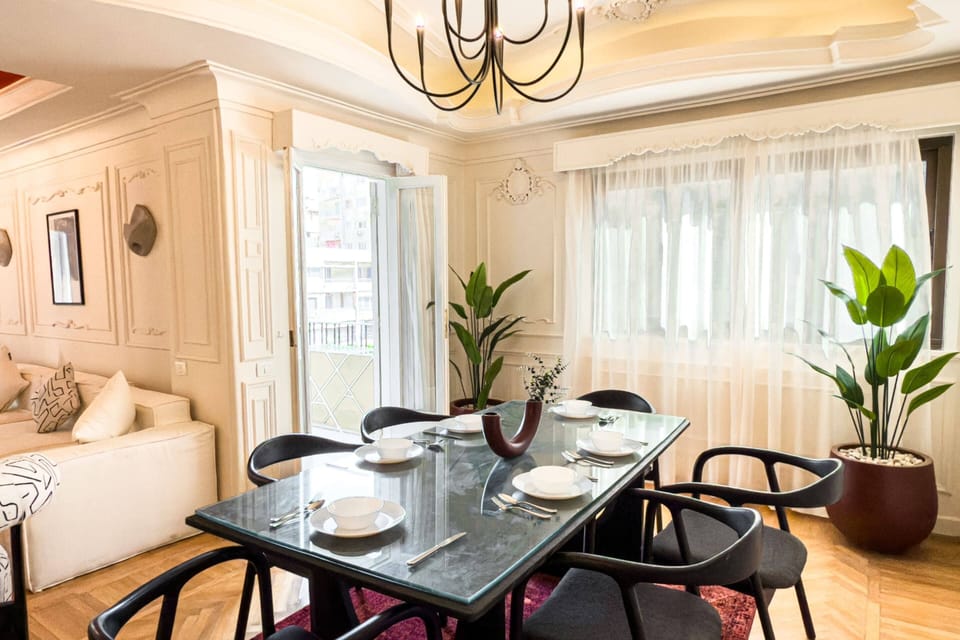 Basic Apartment | Dining