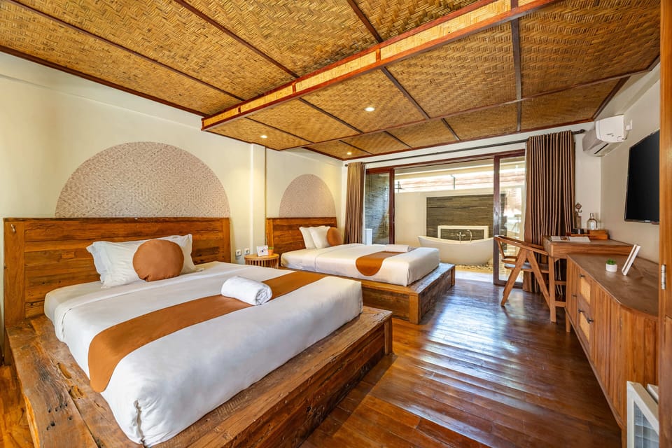 Deluxe Twin Room | Desk, laptop workspace, free WiFi, bed sheets