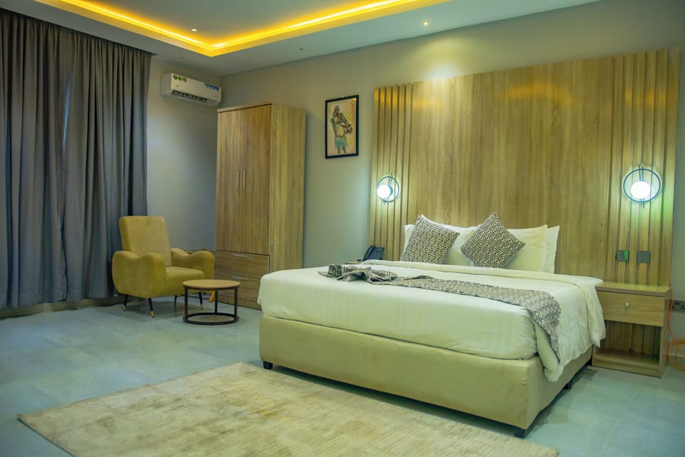 Deluxe Room, City View | Desk, laptop workspace, free WiFi