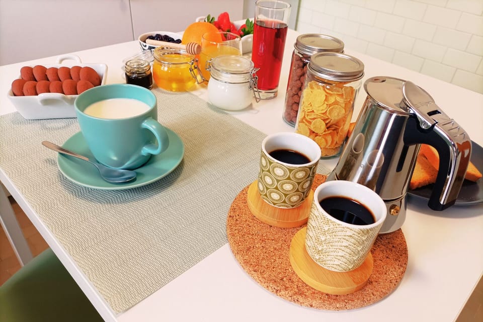 Free daily self-serve breakfast