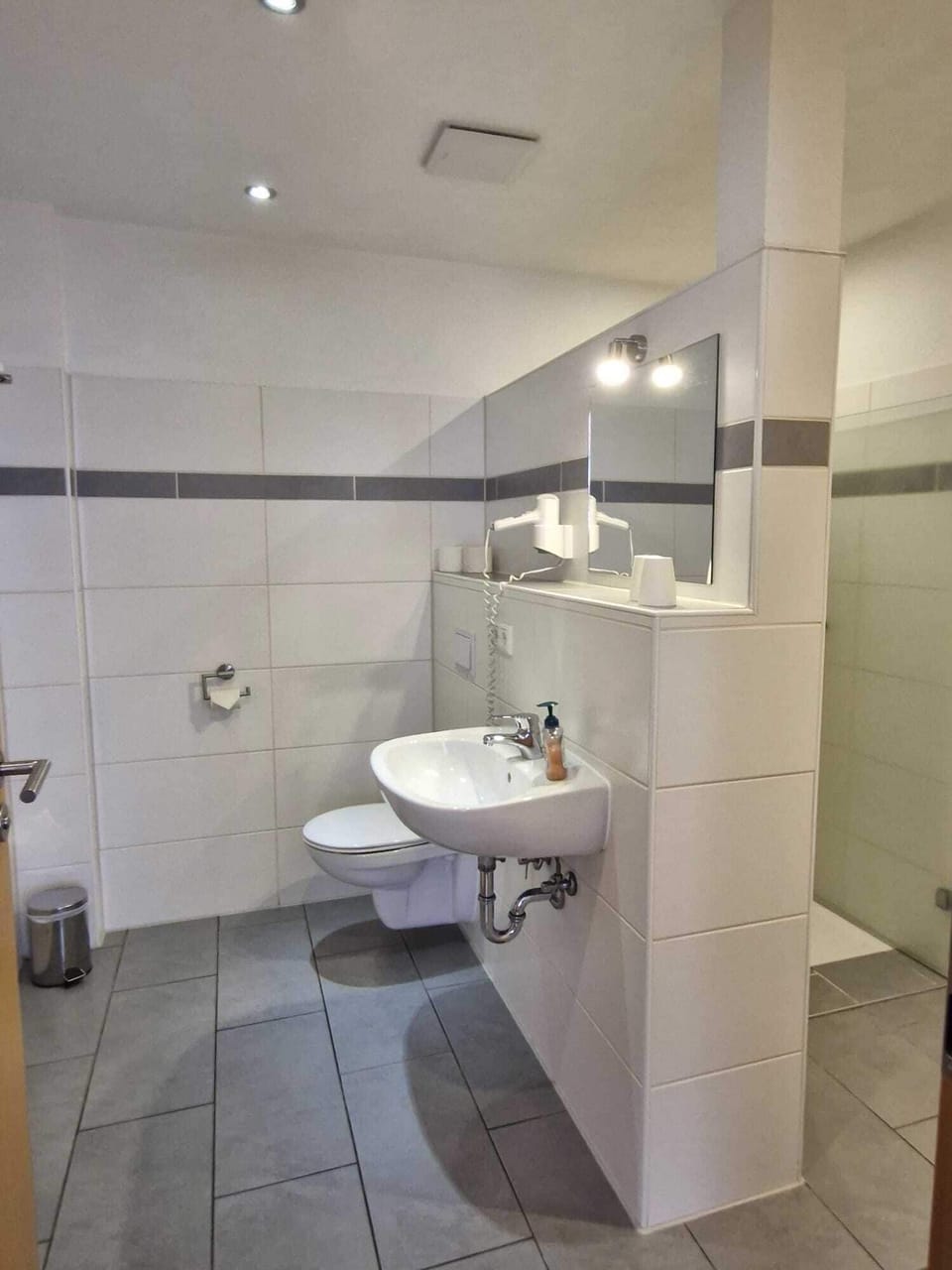 Comfort Double Room, Private Bathroom, Courtyard View | Bathroom | Towels, soap, toilet paper