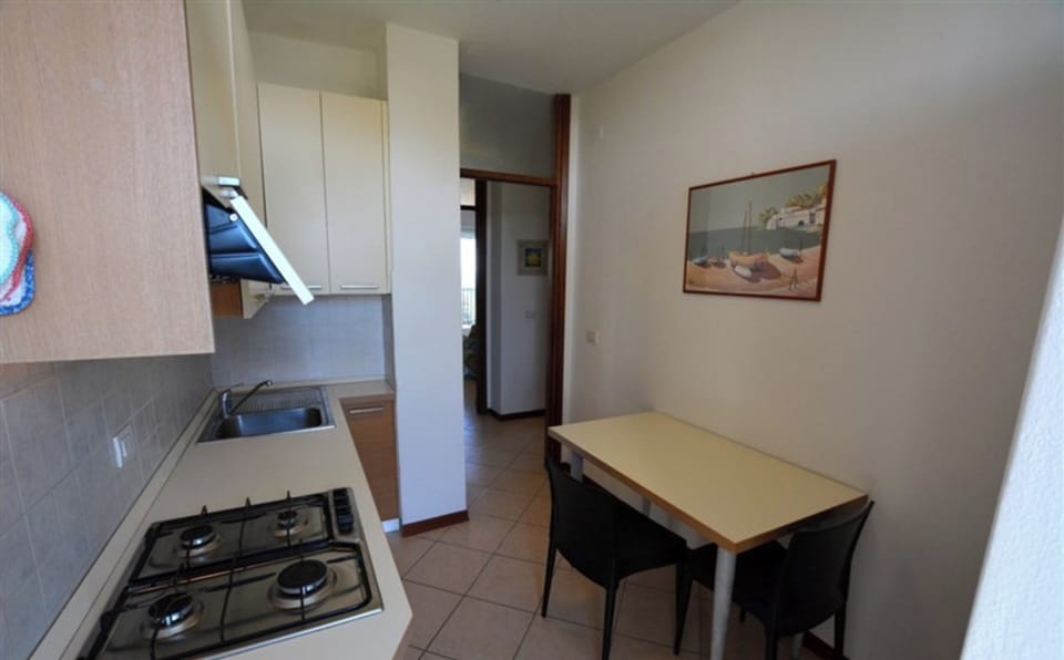 Apartment, 3 Bedrooms, Balcony, Ocean View | Interior
