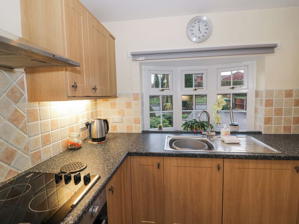Dishwasher, cookware/dishes/utensils