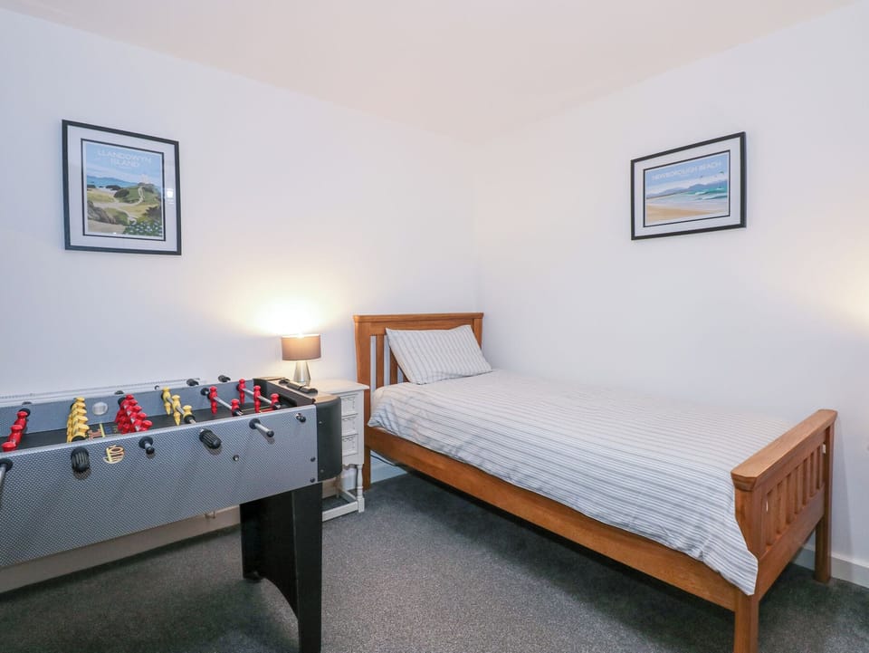 3 bedrooms, individually decorated, individually furnished, free WiFi