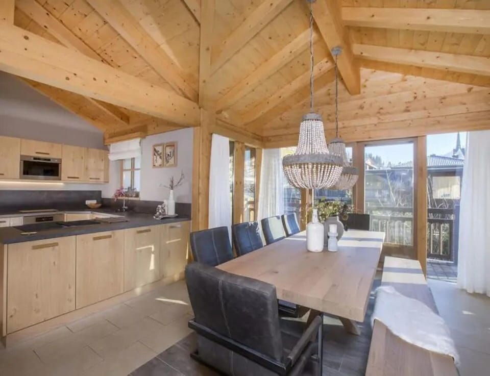 House | Dining