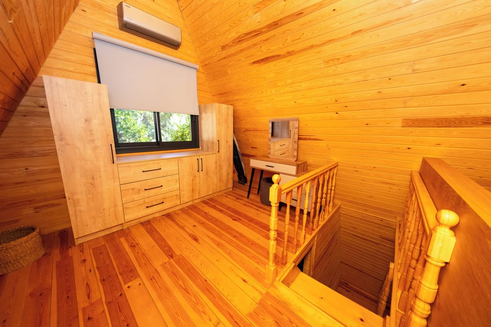 1 bedroom, blackout drapes, iron/ironing board, free WiFi