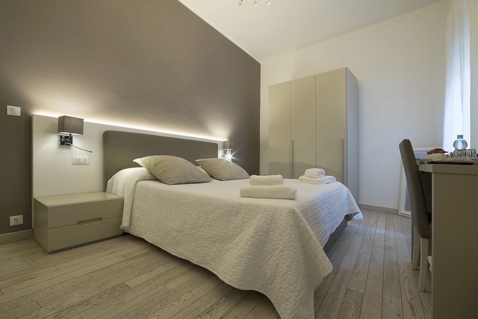 Superior Double Room | Desk, blackout drapes, WiFi (free), bed sheets