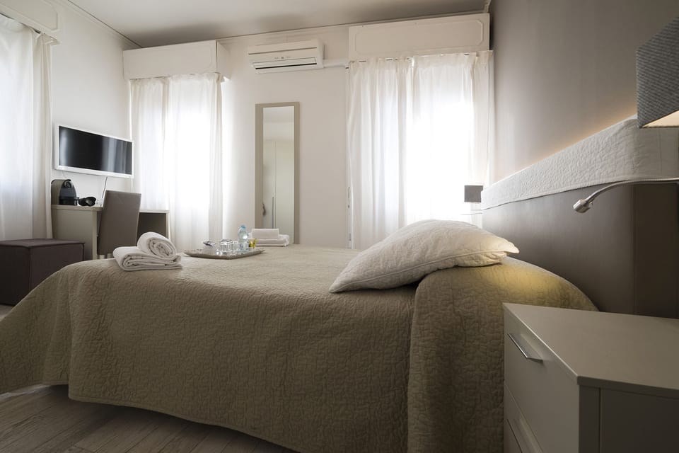 Standard Double Room | Desk, blackout drapes, WiFi (free), bed sheets