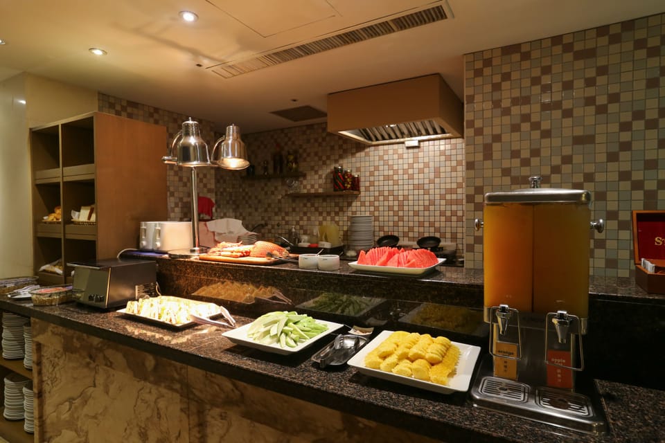 Free daily buffet breakfast