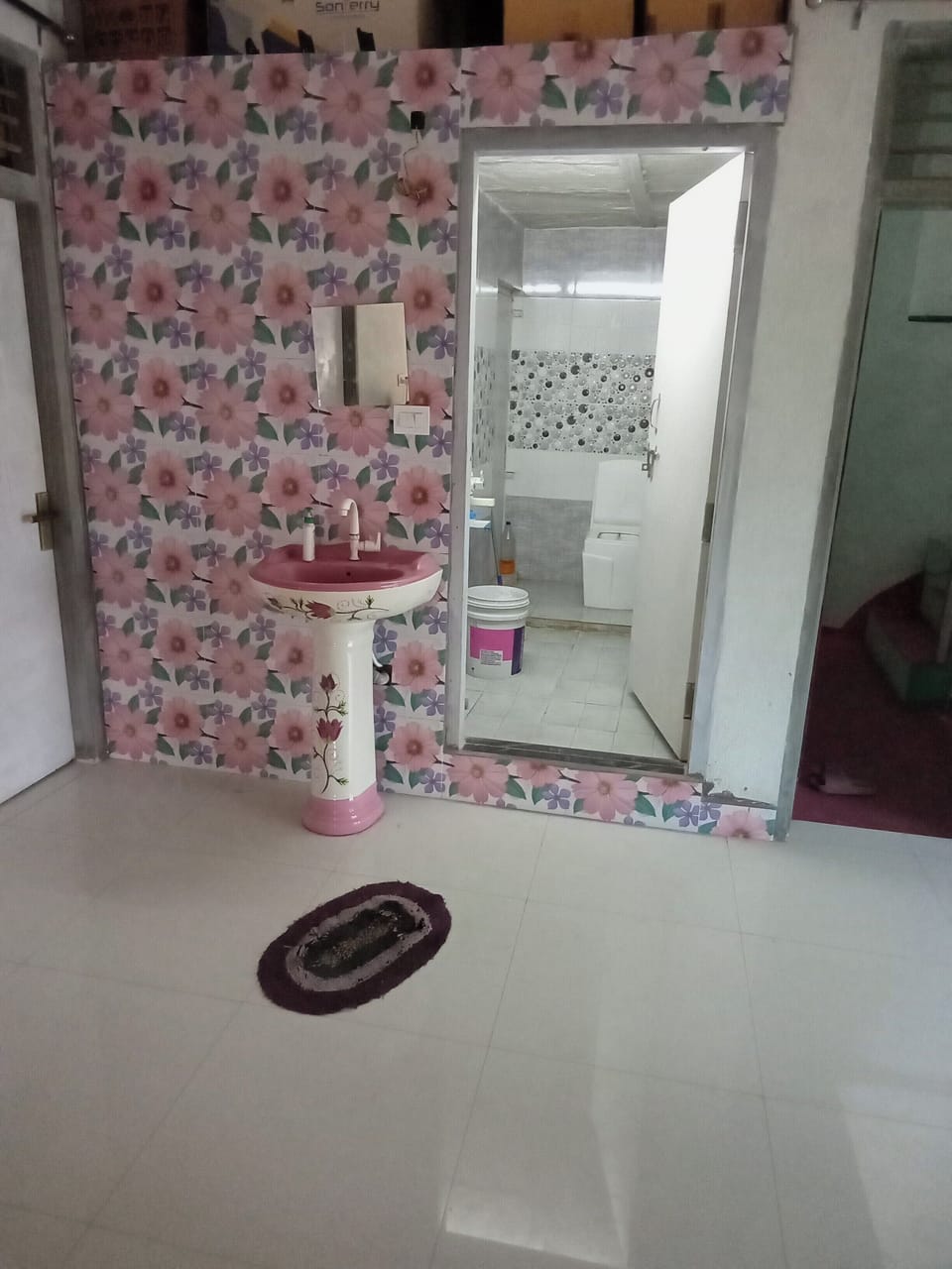 Standard Room | Bathroom | Bathtub, slippers, soap, shampoo