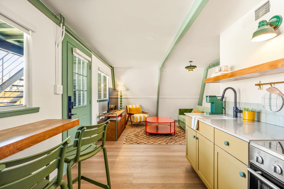 Premium Suite, Pool View | Private kitchen | Coffee/tea maker