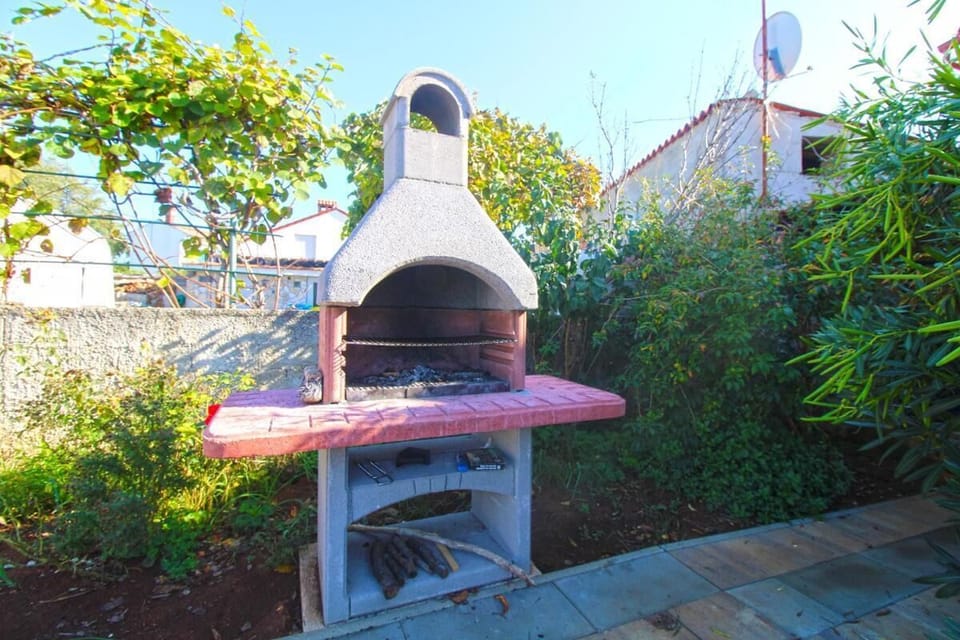 House, 2 Bedrooms, Private Pool, Garden View | BBQ/picnic area