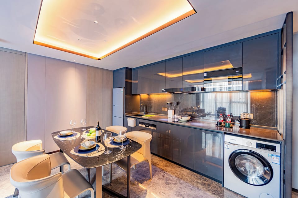 Executive Suite, City View | Private kitchen | Fridge, microwave, stovetop