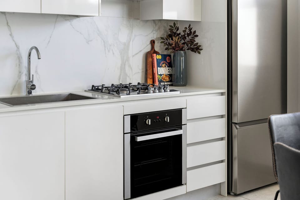 Apartment, 1 Bedroom | Private kitchen | Fridge, microwave, oven, stovetop