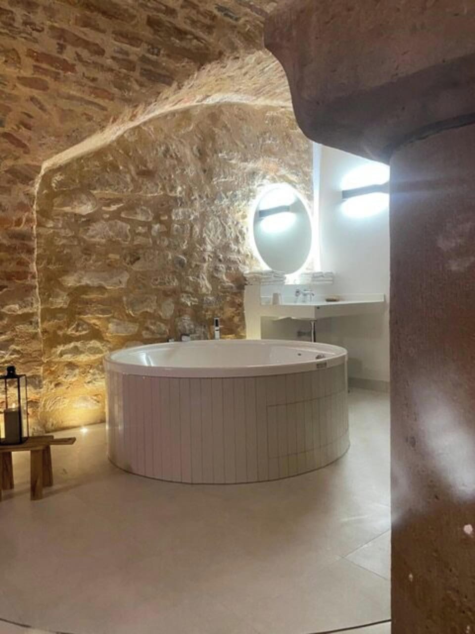 Romantic Suite without windows | Room amenity