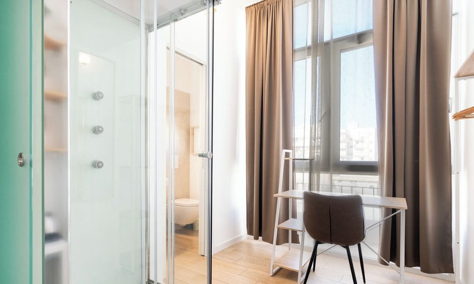 Double Room | In-room safe, desk, iron/ironing board, free WiFi