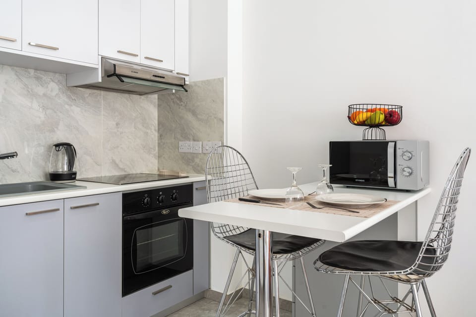 Apartment, 1 Bedroom, City View, Mezzanine | Dining room