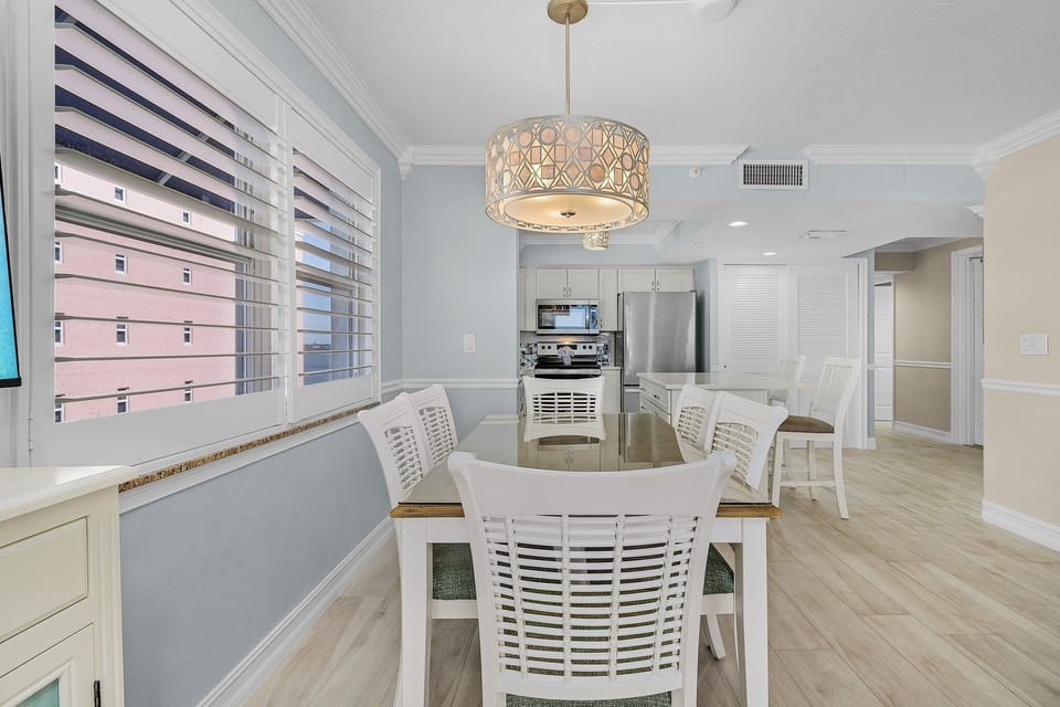 Condo, 2 Bedrooms | Dining
