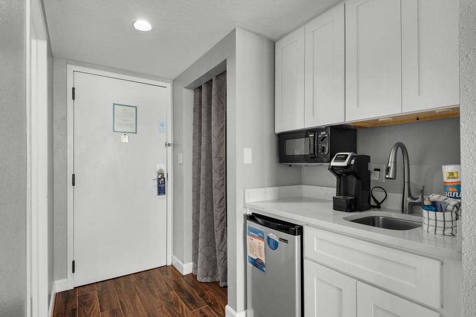 Condo, 2 Double Beds (Bayside at SanDestin 6786) | Private kitchen | Toaster